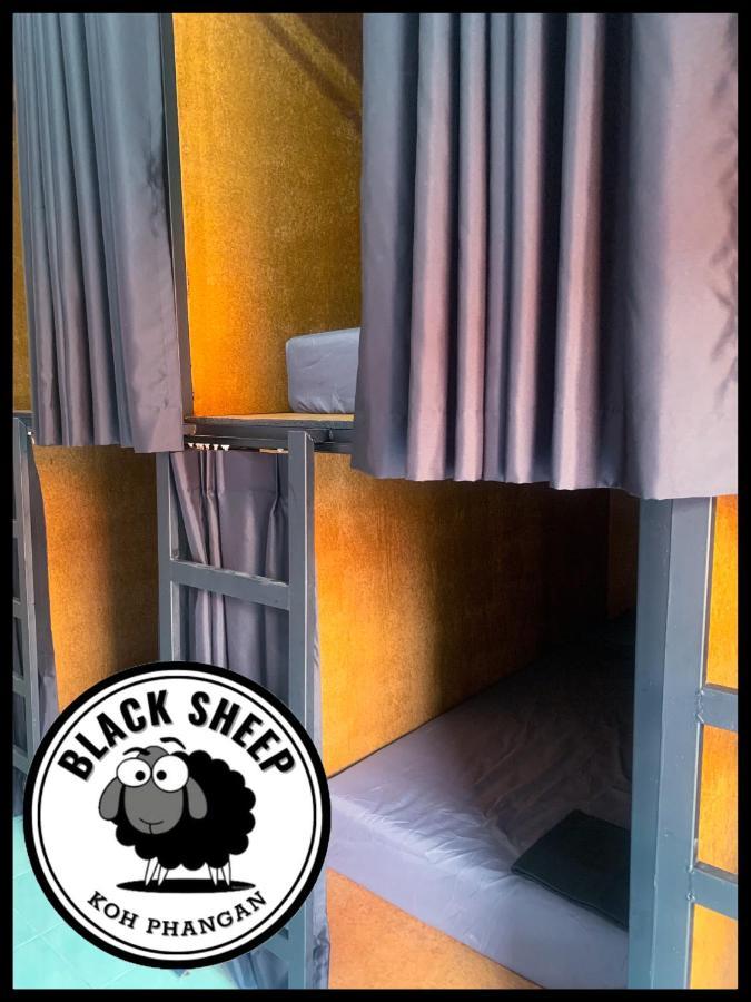 The Black Sheep Hostel Haad Rin Exterior photo